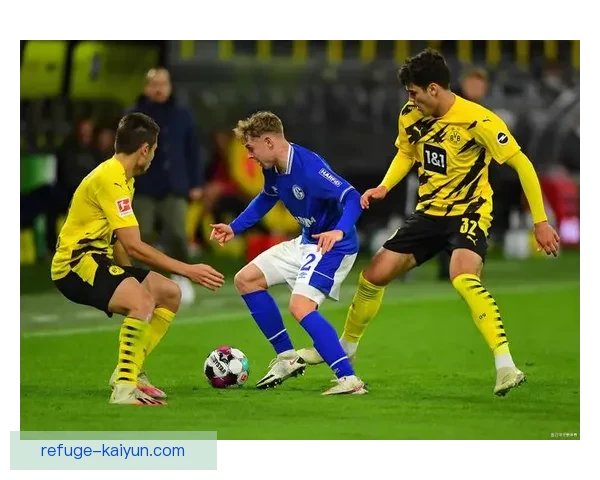 西班牙无锋阵战术持续引领现代足球潮流,布局巧妙表现亮眼 西班牙无锋阵战术持续引领现代足球潮流,布局巧妙表现亮眼