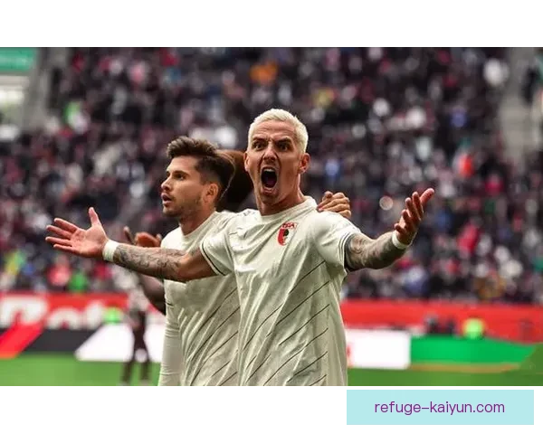 克鲁伊夫射门方式引发足球界关注，技术与创造力值得学习